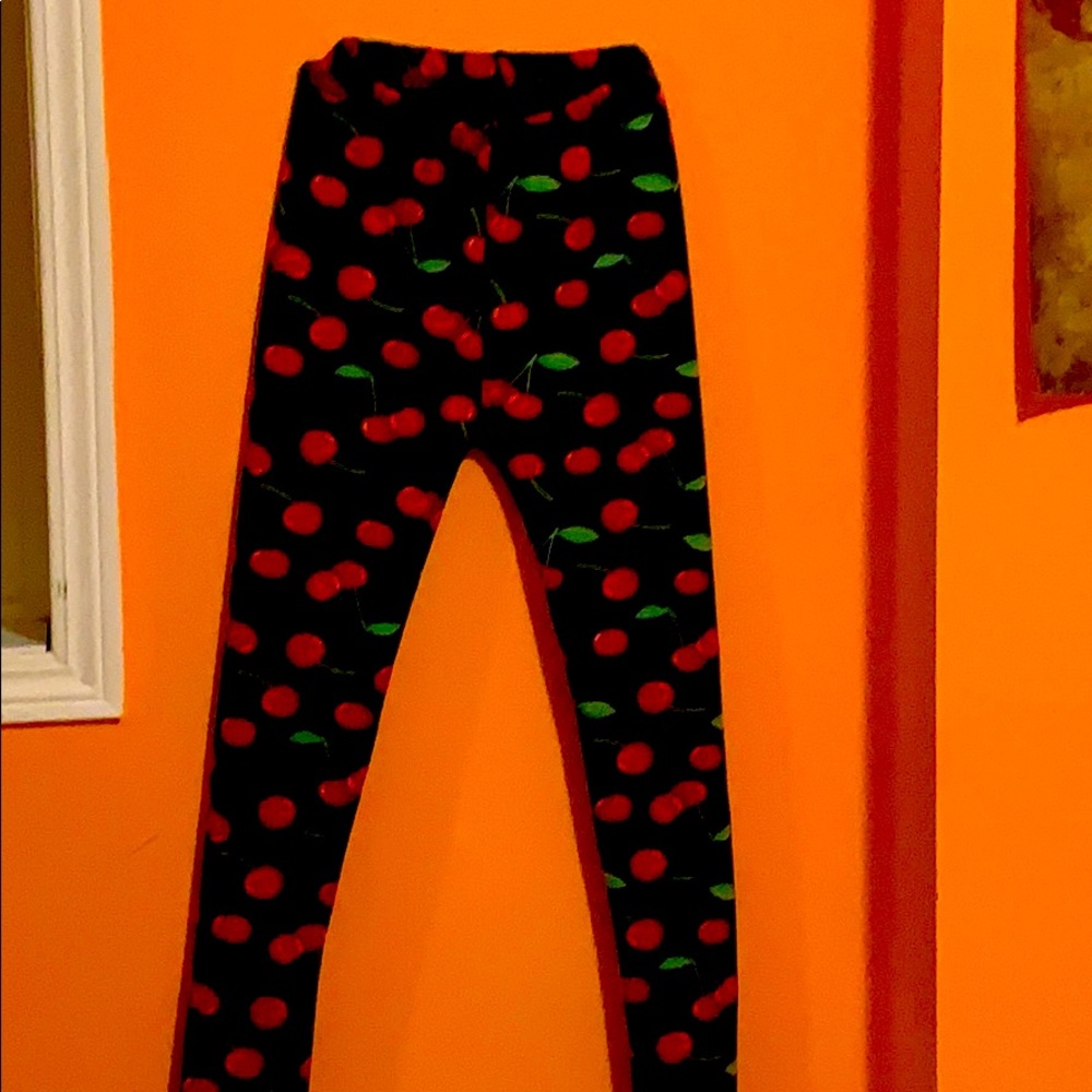 CHERRY FURRY LEGGINGS FROM JUST COZY